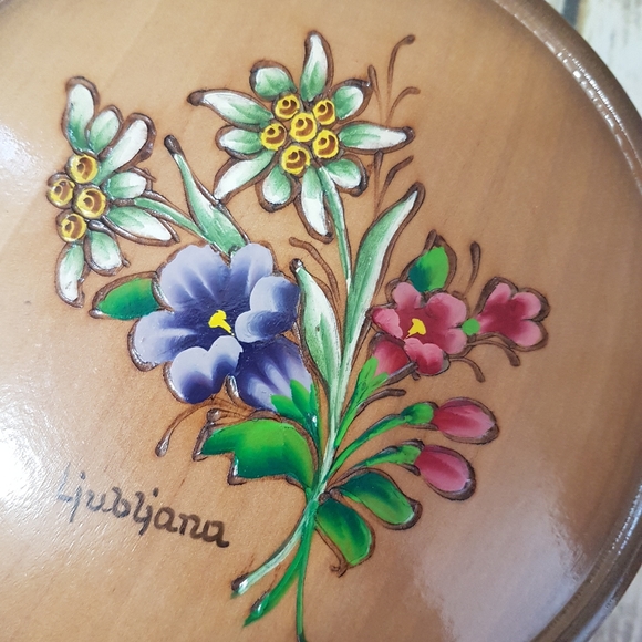 Handpainted wooden box - Picture 4 of 6